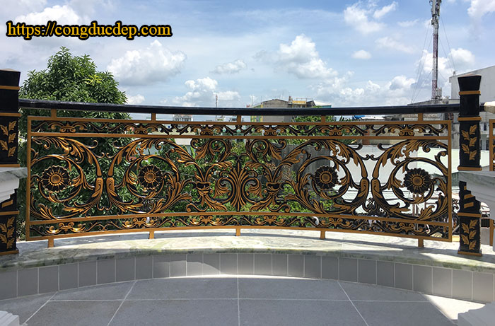 Mẫu lan can hoa lá cầu ký cho biệt thự